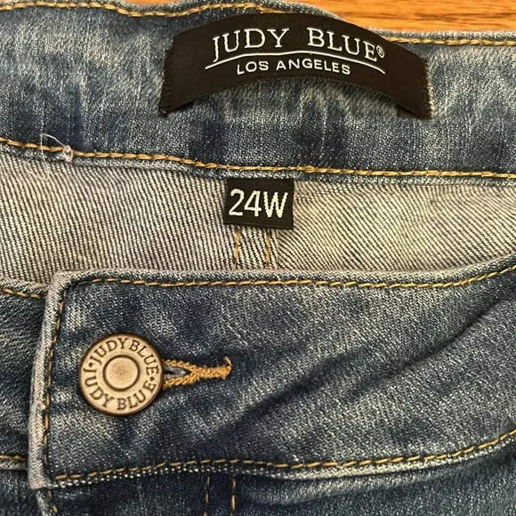 Judy Blue High Waisted Boyfriend Destroy STRETCH Denim 24w Jeans 88404 Plus Size - Picture 5 of 12